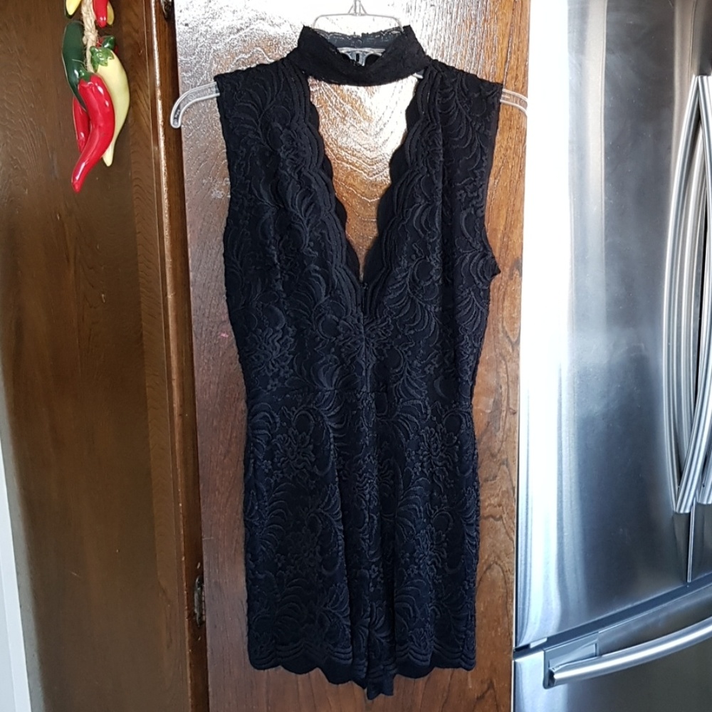 Bebe lace romper